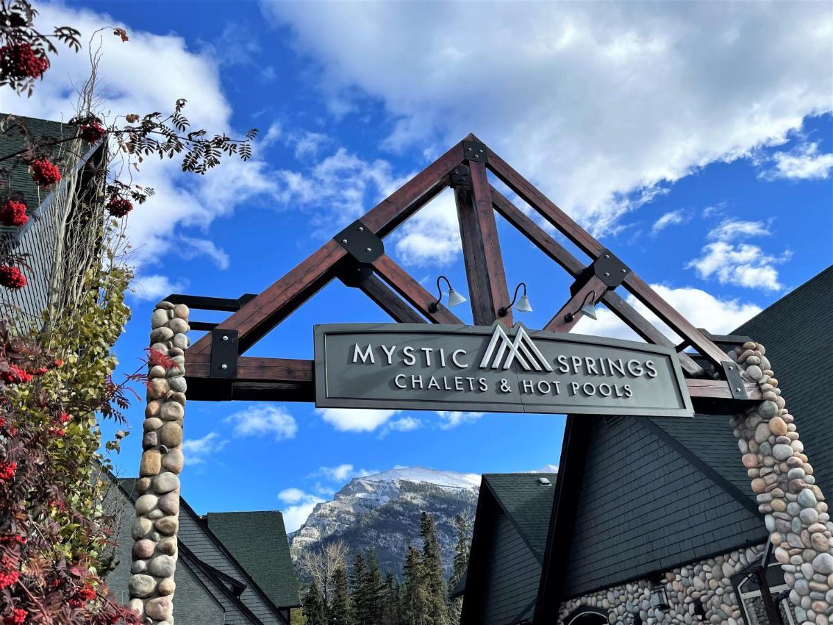 Renovated Chalet At Mystic Springs, Mountain Views, Pets Welcome! Канмор Екстериор снимка