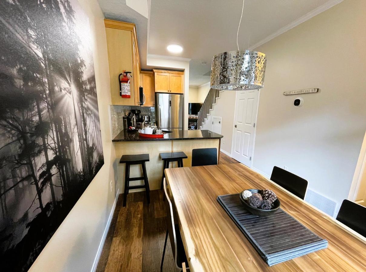 Renovated Chalet At Mystic Springs, Mountain Views, Pets Welcome! Канмор Екстериор снимка