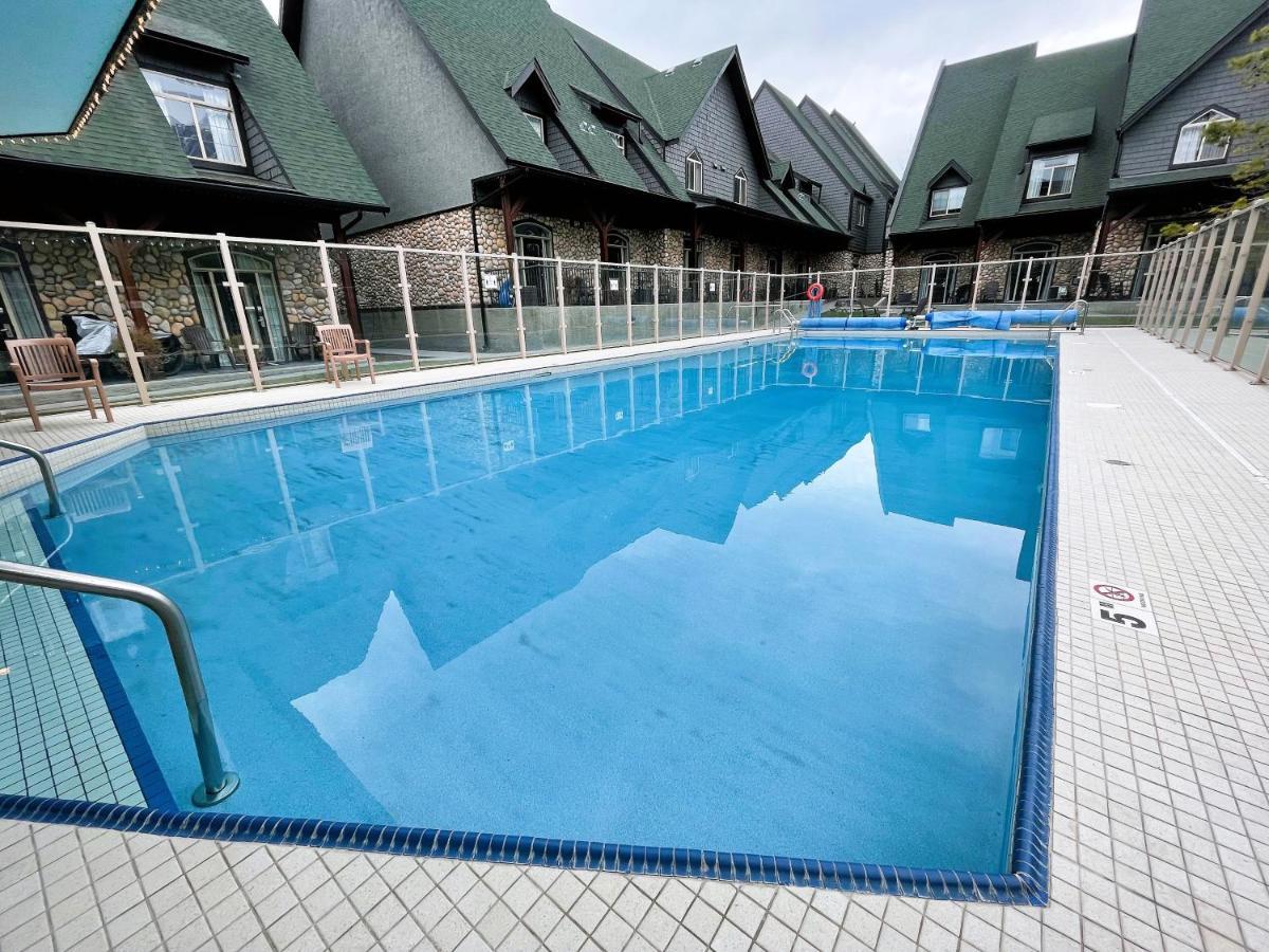 Renovated Chalet At Mystic Springs, Mountain Views, Pets Welcome! Канмор Екстериор снимка