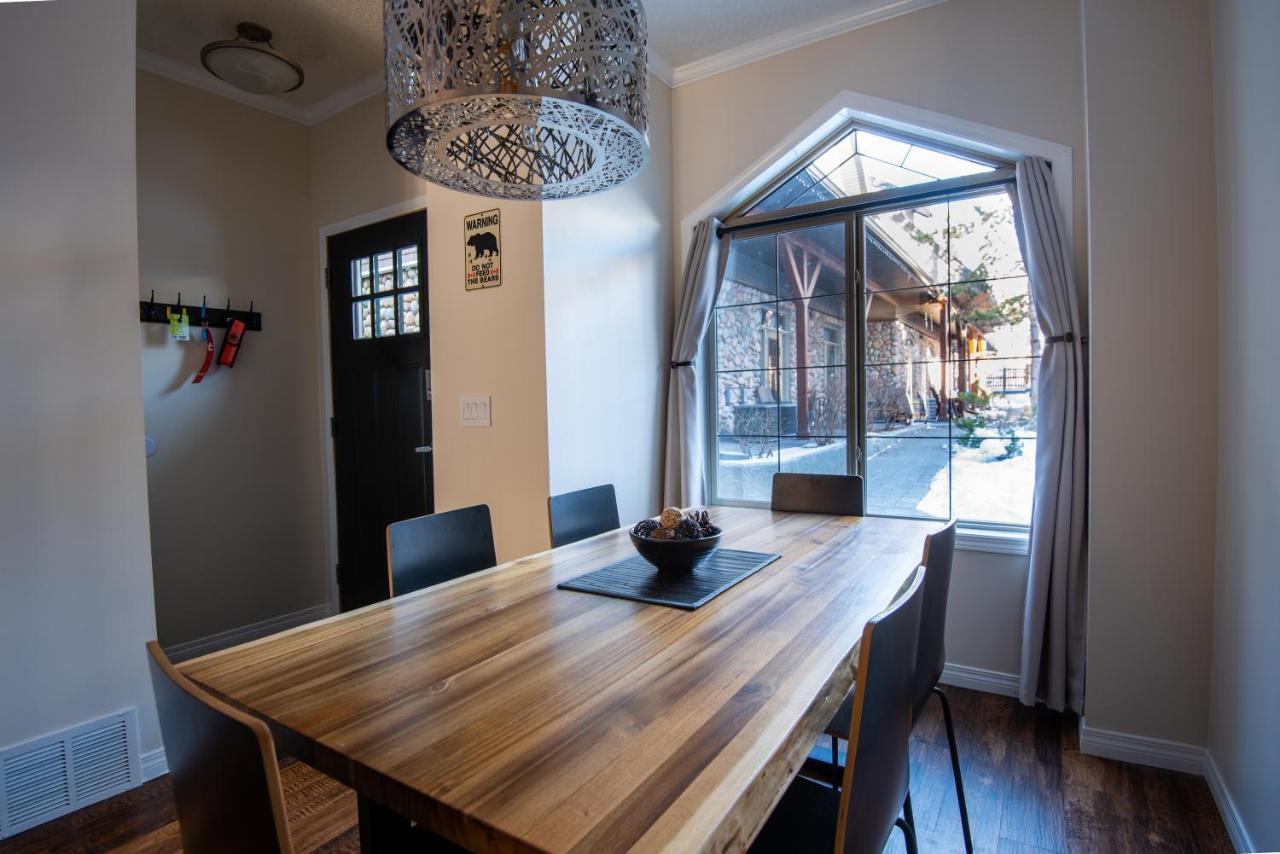 Renovated Chalet At Mystic Springs, Mountain Views, Pets Welcome! Канмор Екстериор снимка