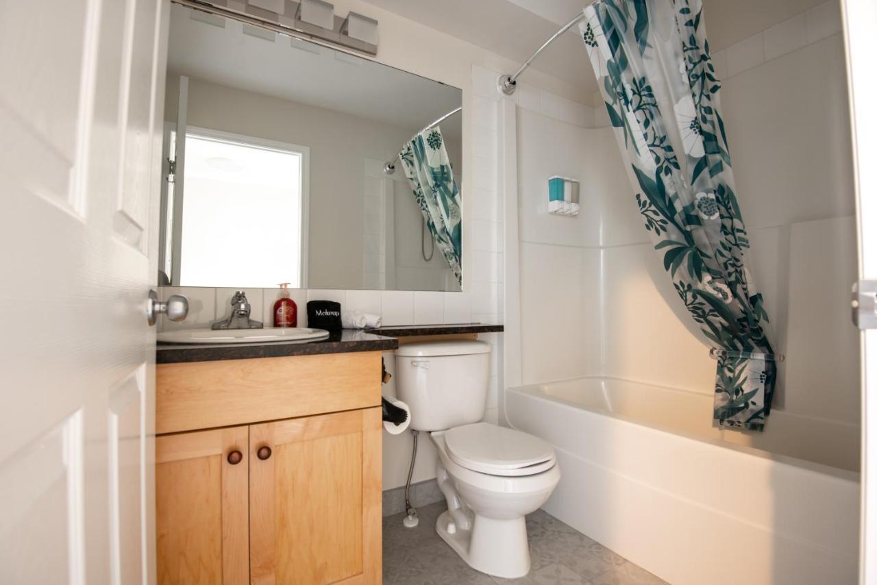 Renovated Chalet At Mystic Springs, Mountain Views, Pets Welcome! Канмор Екстериор снимка